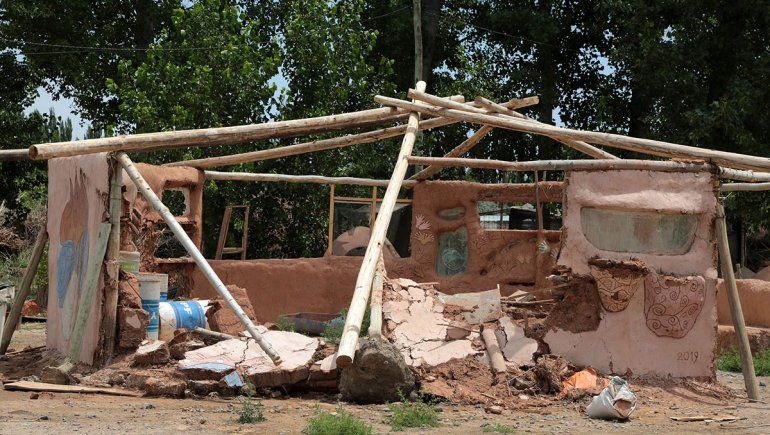 A la casita de barro la demolió la Muni por seguridad