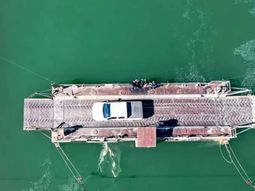 La balsa en el Paraje Huitrín. La balsa en el Paraje Huitrín.