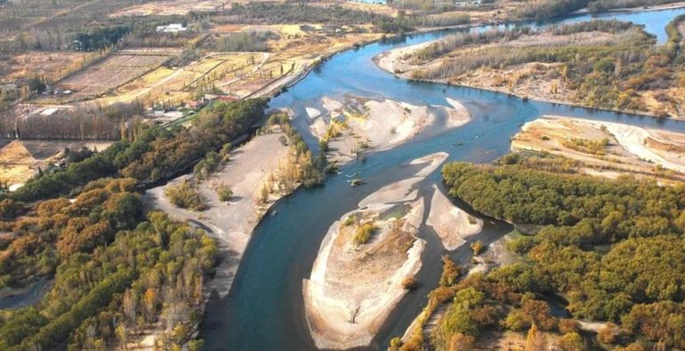 El Limay, un río clave para garantizar el agua durante el verano en Neuquén.