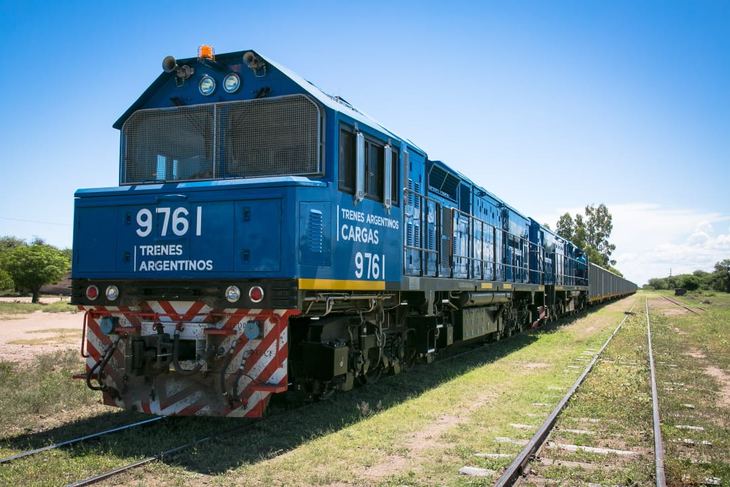 Locomotora Belgrano: subasta rodante financia renovación tramos clave.