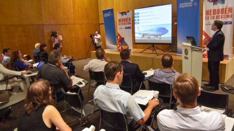 Aerolíneas Argentinas presentó ayer sus nuevas conexiones de vuelos.