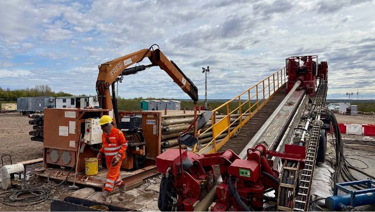 El perforador de la empresa Drillcom de Alemania se usó en una etapa clave para unir el VMOS. Es de alta tecnología. El perforador de la empresa Drillcom de Alemania se usó en una etapa clave para unir el VMOS. Es de alta tecnología.