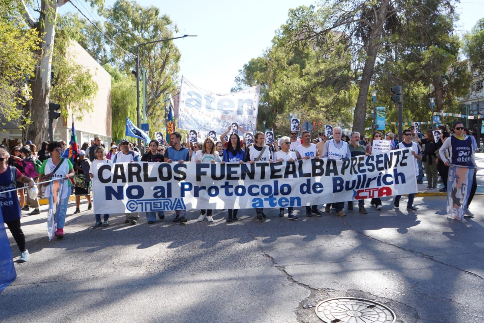 Masivo paro y marcha en pleno centro a 17 años del asesinato de Carlos Fuentealba