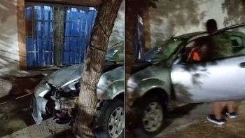 una mujer perdio el control de su auto, choco contra un arbol y resulto herida una mujer perdio el control de su auto, choco contra un arbol y resulto herida