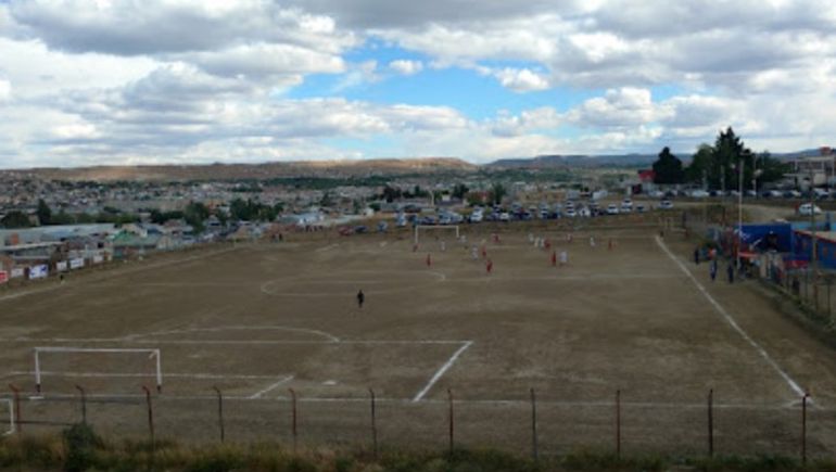 La cancha del club de Caleta Olivia donde se jugó la final.