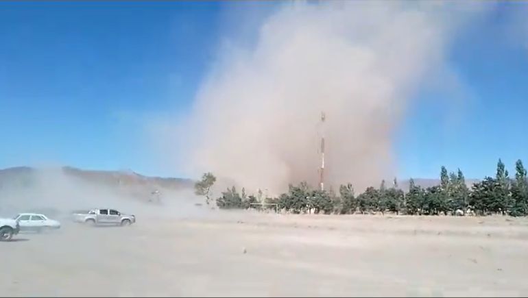 Taquimilán: un remolino de viento dejó dos heridas y debieron suspender un festival