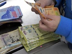 El salario de los CEOs varía mucho de acuerdo al sector de la economía. El salario de los CEOs varía mucho de acuerdo al sector de la economía.