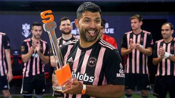 El Kun Agüero vuelve a jugar en la Kings League. El Kun Agüero vuelve a jugar en la Kings League.