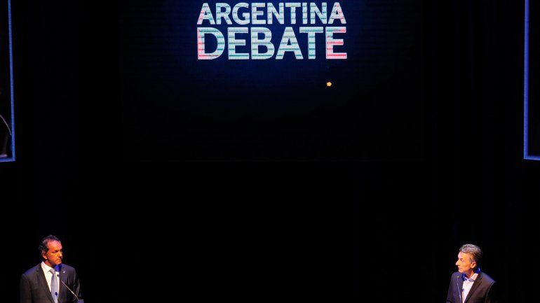 Mauricio Macri y Daniel Scioli debatieron en la Facultad de Derecho de la Universidad de Buenos Aires