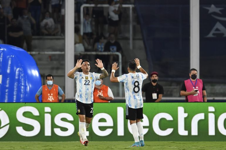 Centro del neuquino Acuña, gol de Lautaro: Argentina le ganó a Colombia