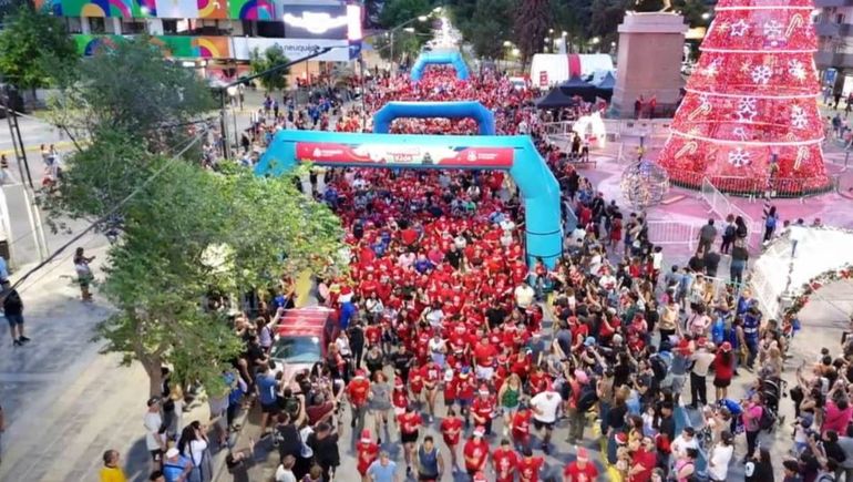 Más de 200 mil personas pasaron por el arbolito en el centro de Neuquén capital.