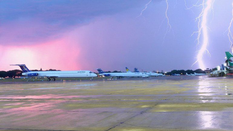 Temporal en Buenos Aires y caos en Ezeiza