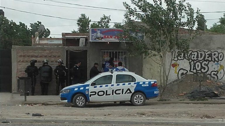 La policía busca a los delincuentes que asaltaron a obreros del Metrobús