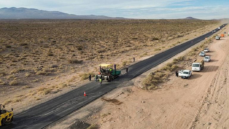 Las obras de asfalto no solo permiten una mejor conexión val