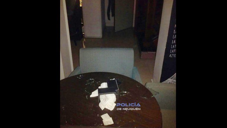 Rompió la ventana de un comercio y se robó 500 pesos