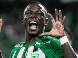 polemica con hinestroza: a pocas horas de ser anunciado en boca, aparecio jugando un picado polemica con hinestroza: a pocas horas de ser anunciado en boca, aparecio jugando un picado