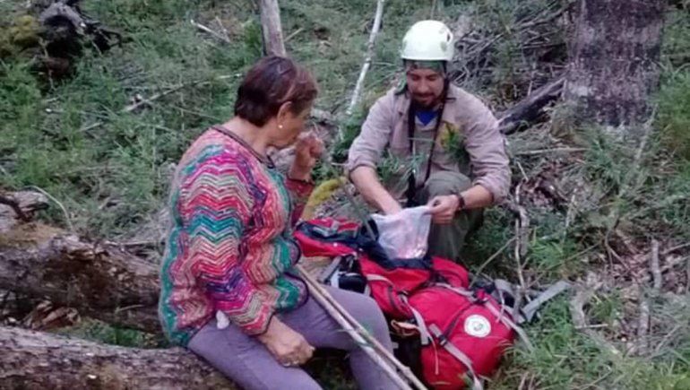 Abuela salió a buscar leña y se perdió: la rescataron 8 horas después