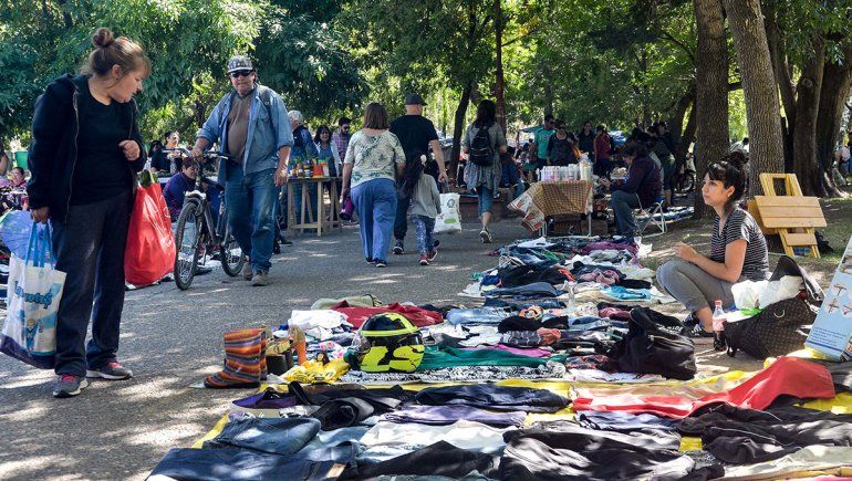 Hubo acuerdo y la feria del centro será hasta las 15