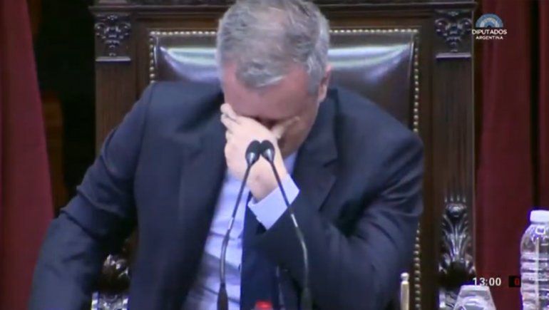 Aplausos, lágrimas y emoción de Monzó en la última sesión de Diputados