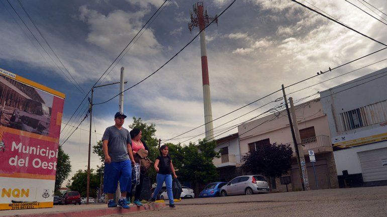 Esperan permiso para instalar 50 torres de telefonía