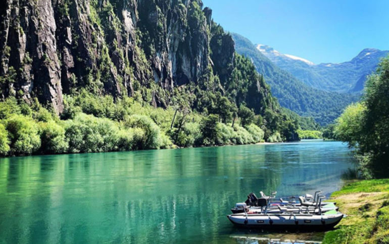 El bellísimo Río Futaleufu, en Chile y a pocos kilómetros de Trevelin, en Chubut.