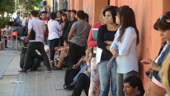 La oferta de nuevos empleos es escasa y sólo existen para temas o eventos puntuales. Presumen que habría una reactivación del sector. Expectativas por la futura demanda petrolera.