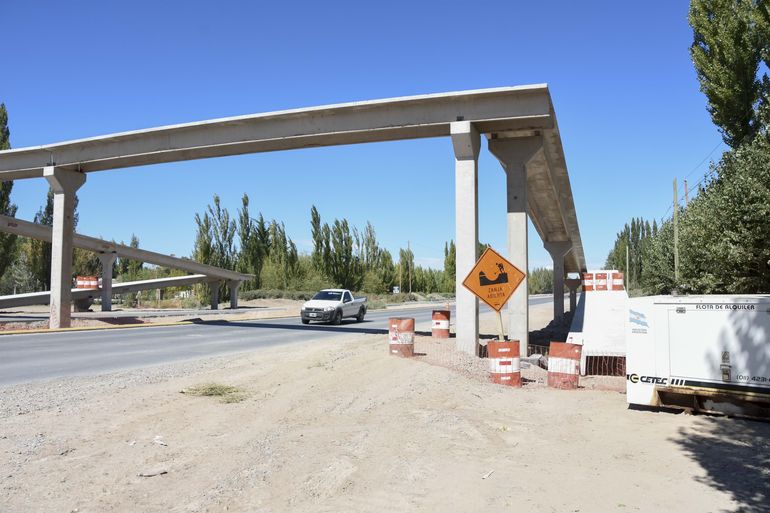 Una escuela quedó atrapada por el ensanchamiento de la Ruta 7