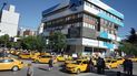 caos y protesta de taxistas en pleno centro de neuquen: ¿que reclaman?