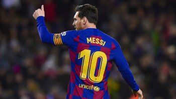 Messi al final cedió y sigue en el Barcelona. Messi al final cedió y sigue en el Barcelona.