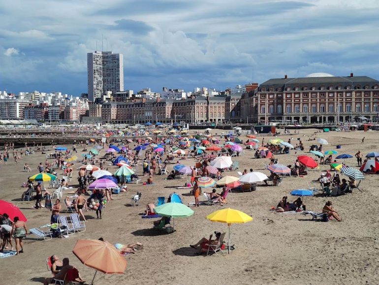 Abuso en la playa Bristol: un hombre manoseó a una joven con discapacidad