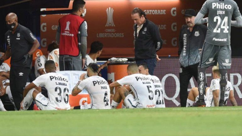 Bomba en la Copa: ¿Santos usó jugadores con Covid en semis?