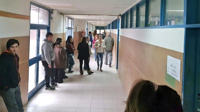 Con el debut de la boleta electrónica, el MPN elige su lista de candidatos a concejales