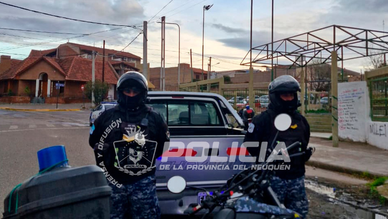 Policías motorizados recuperaron una camioneta que tenía pedido de secuestro