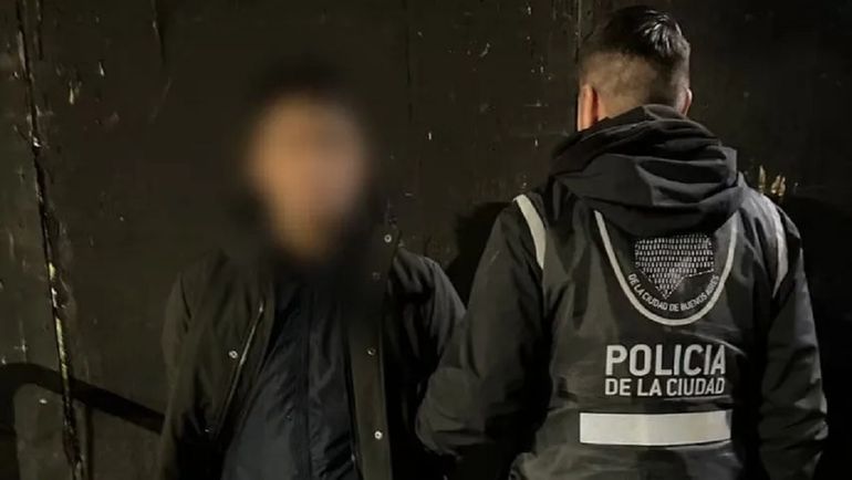 Como en El Secreto de sus Ojos: estuvo prófugo tres años y lo metieron preso por ir a ver a River