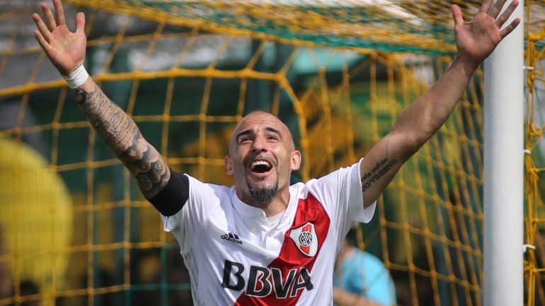 Pinola se va afirmando en la última línea y hoy otra vez estará en el 11.