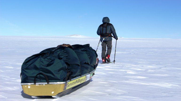 La heroína se llama Malgorzata Wojtaczka. Sin ninguna ayuda