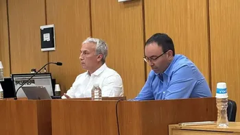 El anestesiólogo fue asignado al hospital de Roca y la directora tomó una decisión drástica. | LM Neuquen El anestesiólogo fue asignado al hospital de Roca y la directora tomó una decisión drástica.