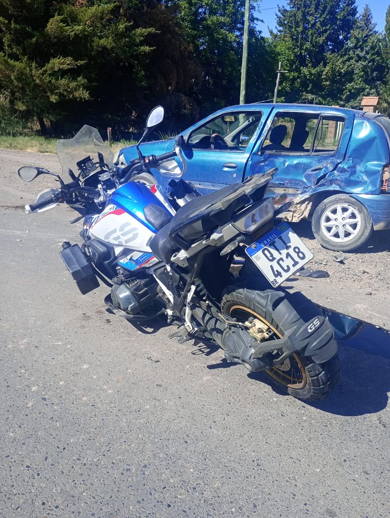 Dos turistas brasileños resultaron heridos tras chocar en una ruta patagónica