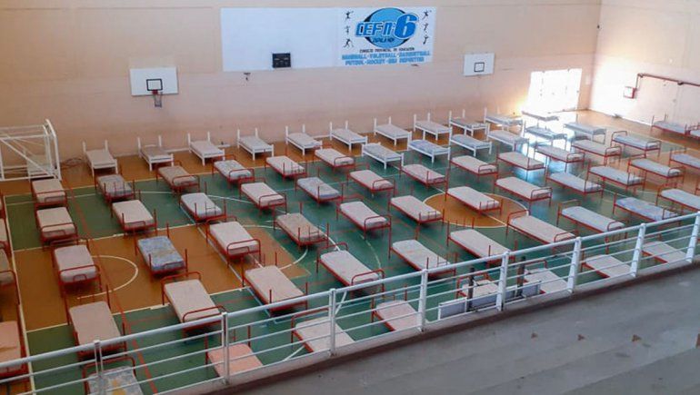 Ya instalaron más de 6600 camas para casos leves