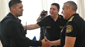 Fernando Trinidad, policía de Chubut condecorado por salvar al médico Pablo de Mónaco. Fernando Trinidad, policía de Chubut condecorado por salvar al médico Pablo de Mónaco.