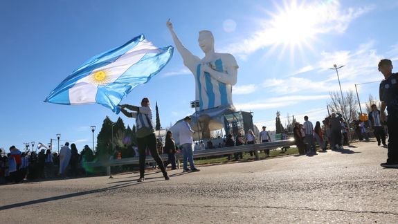 El monumento Lionel Messi reunirá a los cutralquenses para ver el partido de Argentina