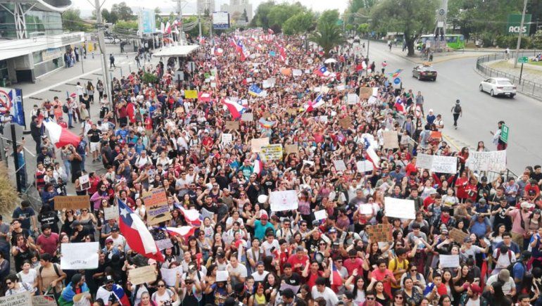 Chile: otra masiva marcha contra el presidente Piñera
