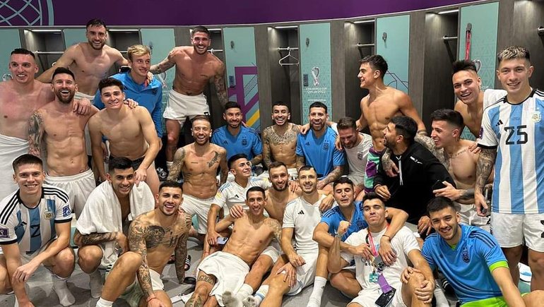 Así festejaron los jugadores en el vestuario el pase a la final del Mundial