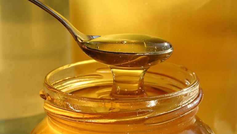 La ANMAT prohíbe la comercialización y consumo de la miel por falta de trazabilidad.