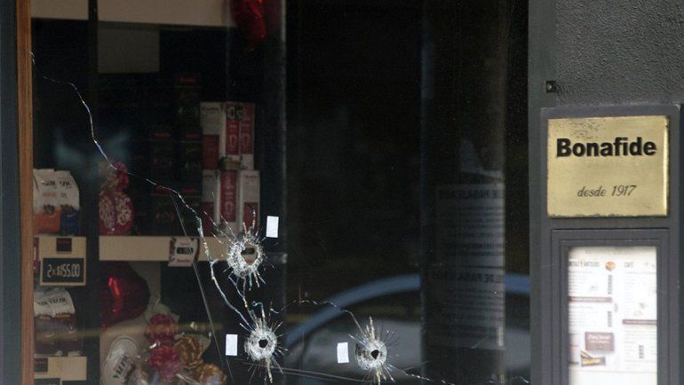 Un ladrón murió y otro resultó herido tras intentar asaltar una confitería