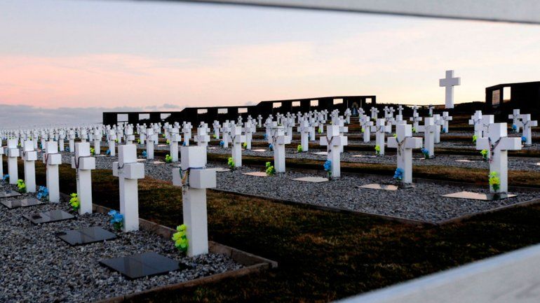 Identifican a otro soldado enterrado como NN y ya son 113