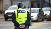 Publicaron la reglamentación de armas no letales para el uso de la Policía de Neuquén.