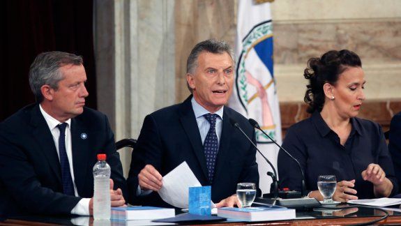 La educación nos une, tenemos que revolucionar la educación, dijo Macri ante la asamblea legislativa.