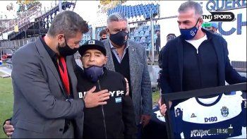 maradona internado: preocupa su estado de salud maradona internado: preocupa su estado de salud
