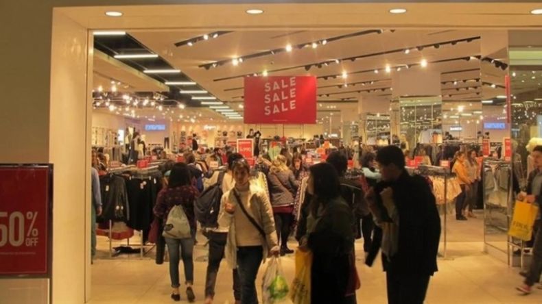 Suspenden los tours de compras a Chile tras los incidentes entre Independiente y la U | LM Neuquen Suspenden los tours de compras a Chile tras los incidentes entre Independiente y la U